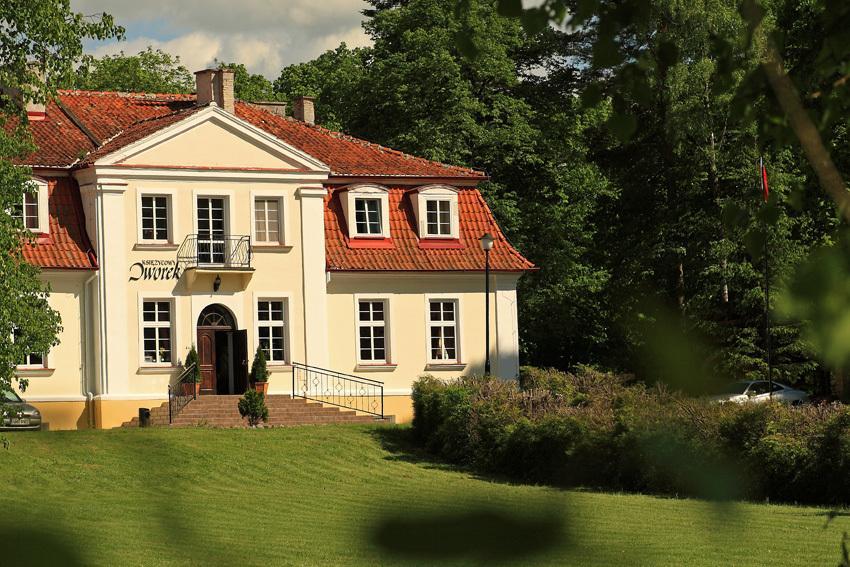 Hotel Ksiezycowy Dworek Kętrzyn Exterior foto